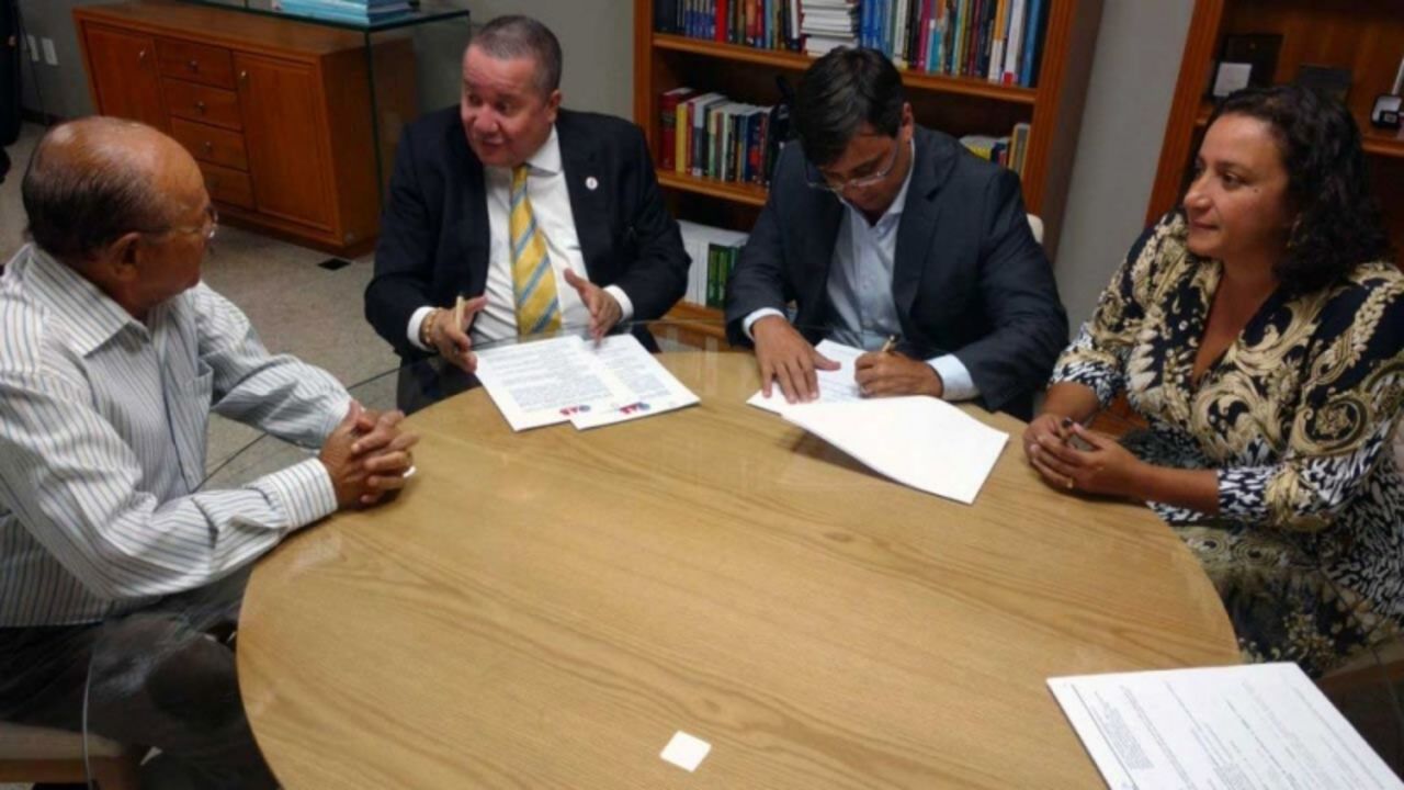 OAB-ES firma três convênios com serviços e descontos exclusivos para a advocacia