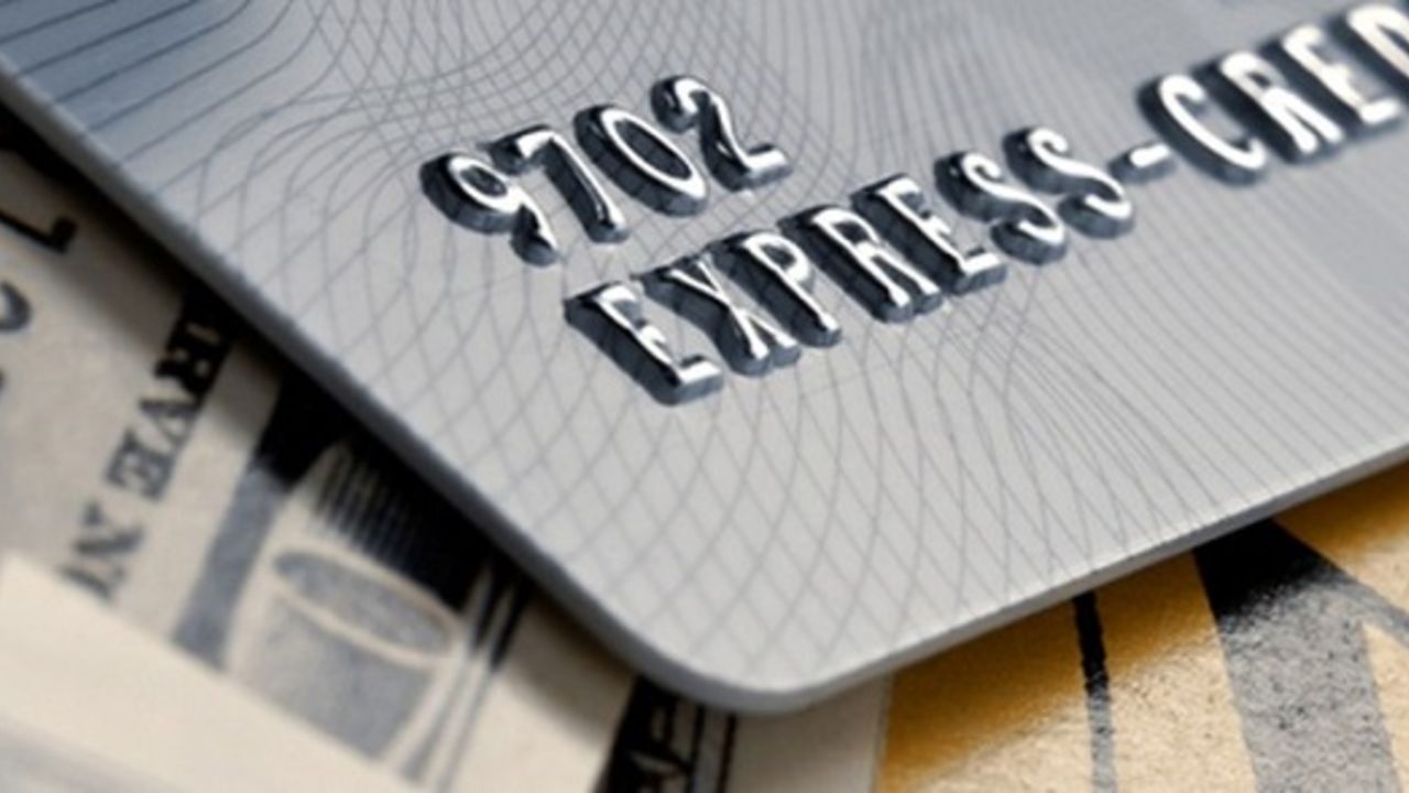 Juiz restringe uso de cartões de crédito para que executado não assuma novas dívidas