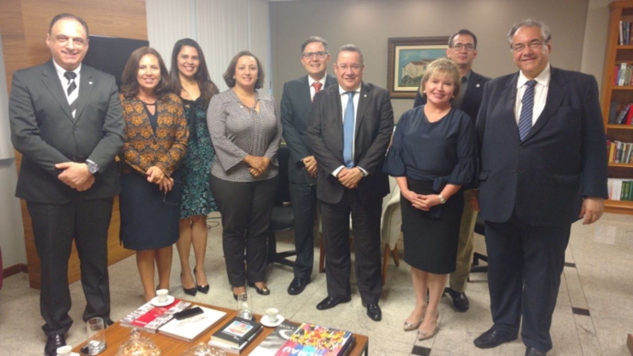 OAB-ES recebeu presidente e corregedora regional do TRF2