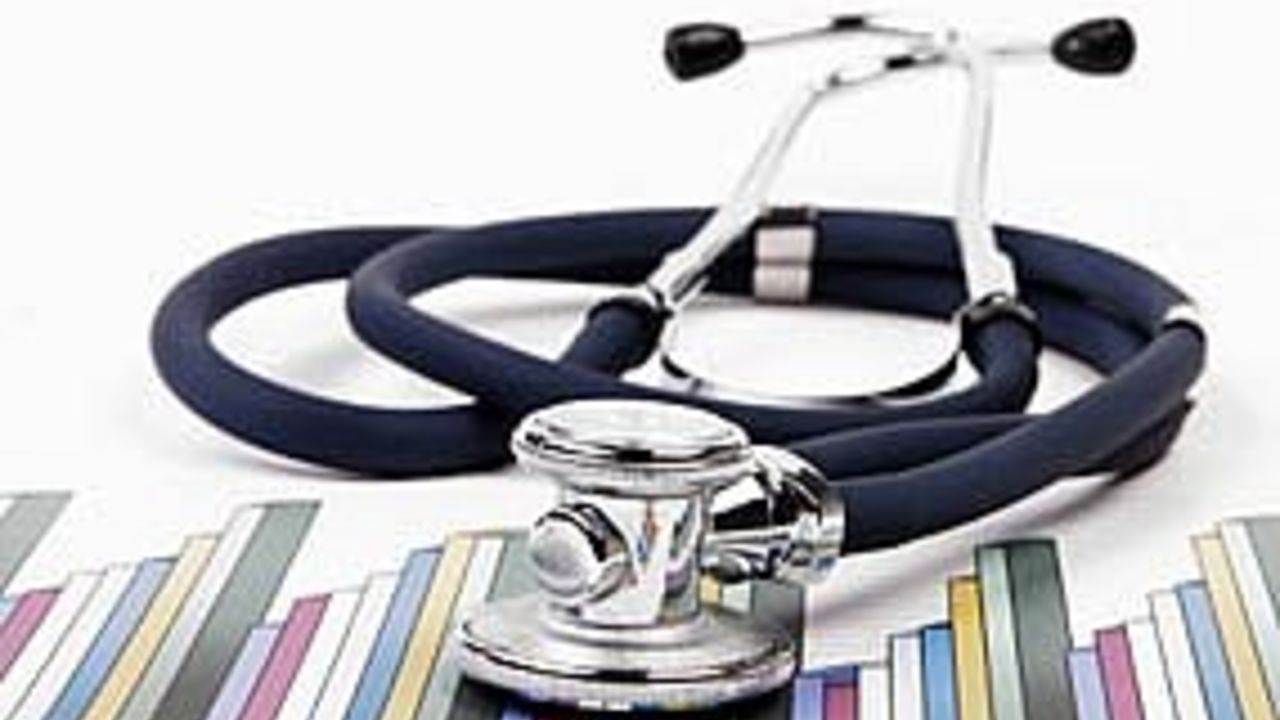 Farmacêutico é condenado a pagar R$ 11 mil por vazar receita de cloroquina de Uip